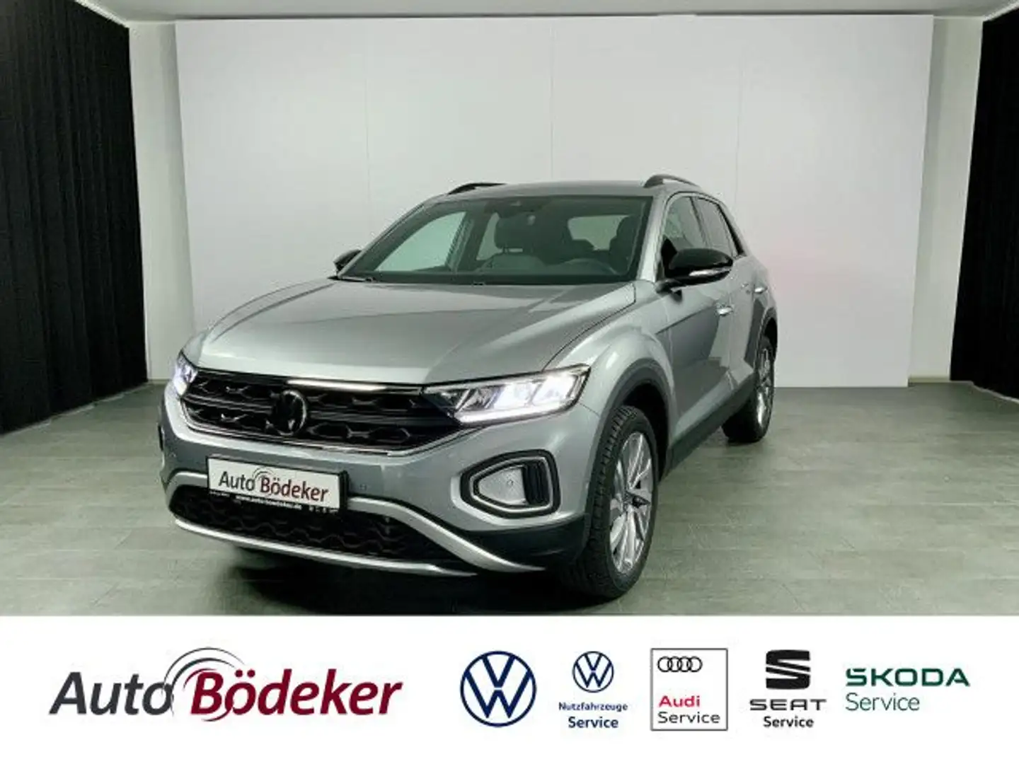 Volkswagen T-Roc GOAL 1.5 l TSI OPF 110 kW (150 PS) Bluetooth Срібний - 1