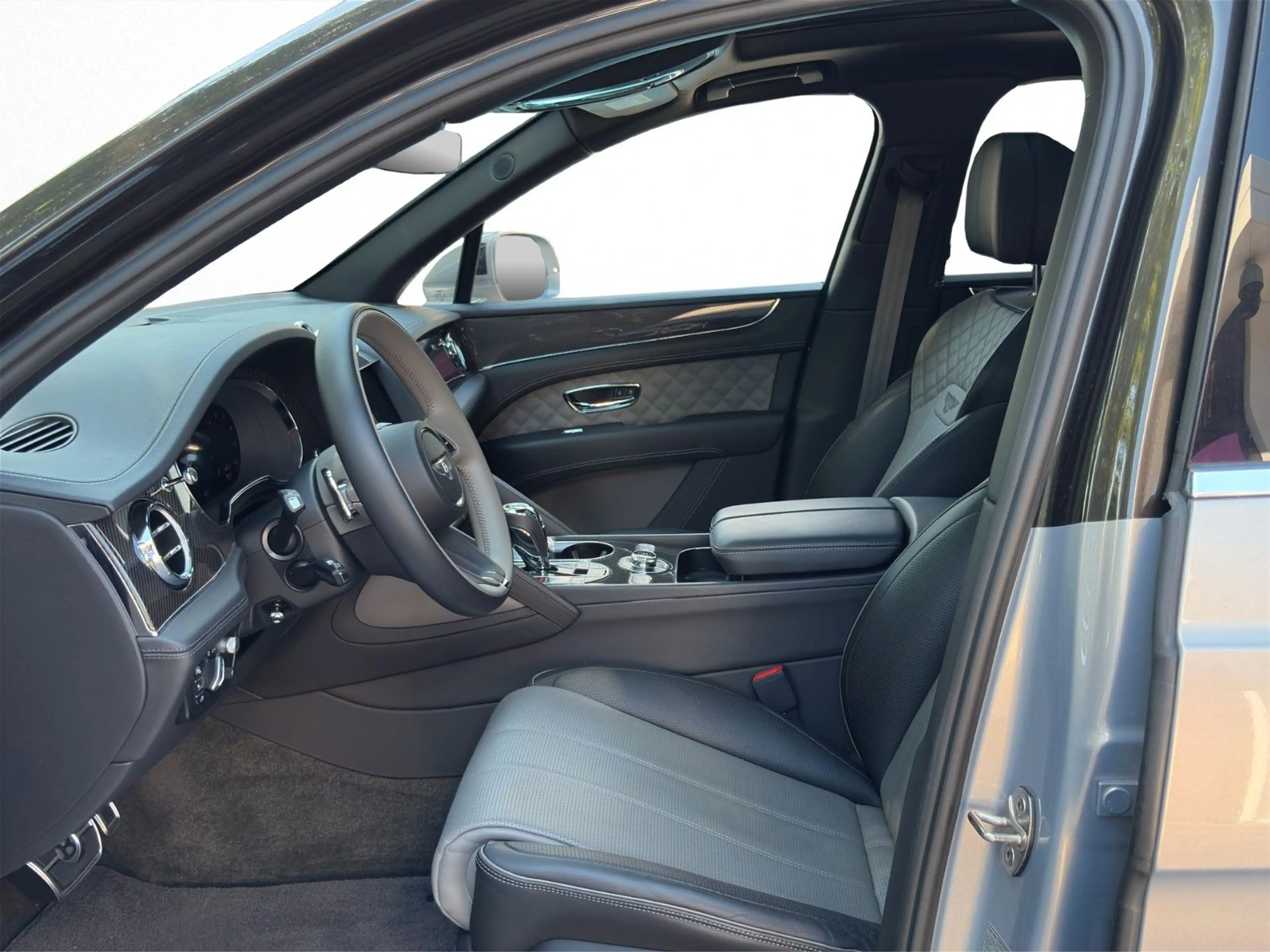 Bentley Bentayga 4.0 V8 - First Edition - duo tone — photo 9
