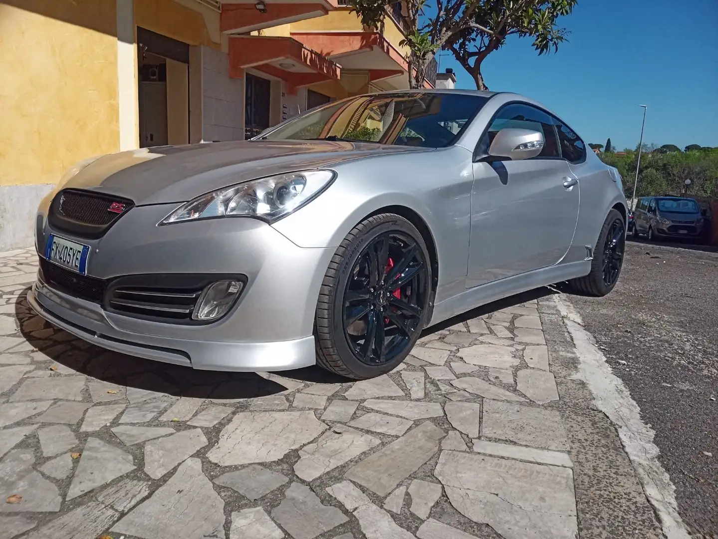Hyundai Genesis Coupe 2000 turbo GPL Silber - 2