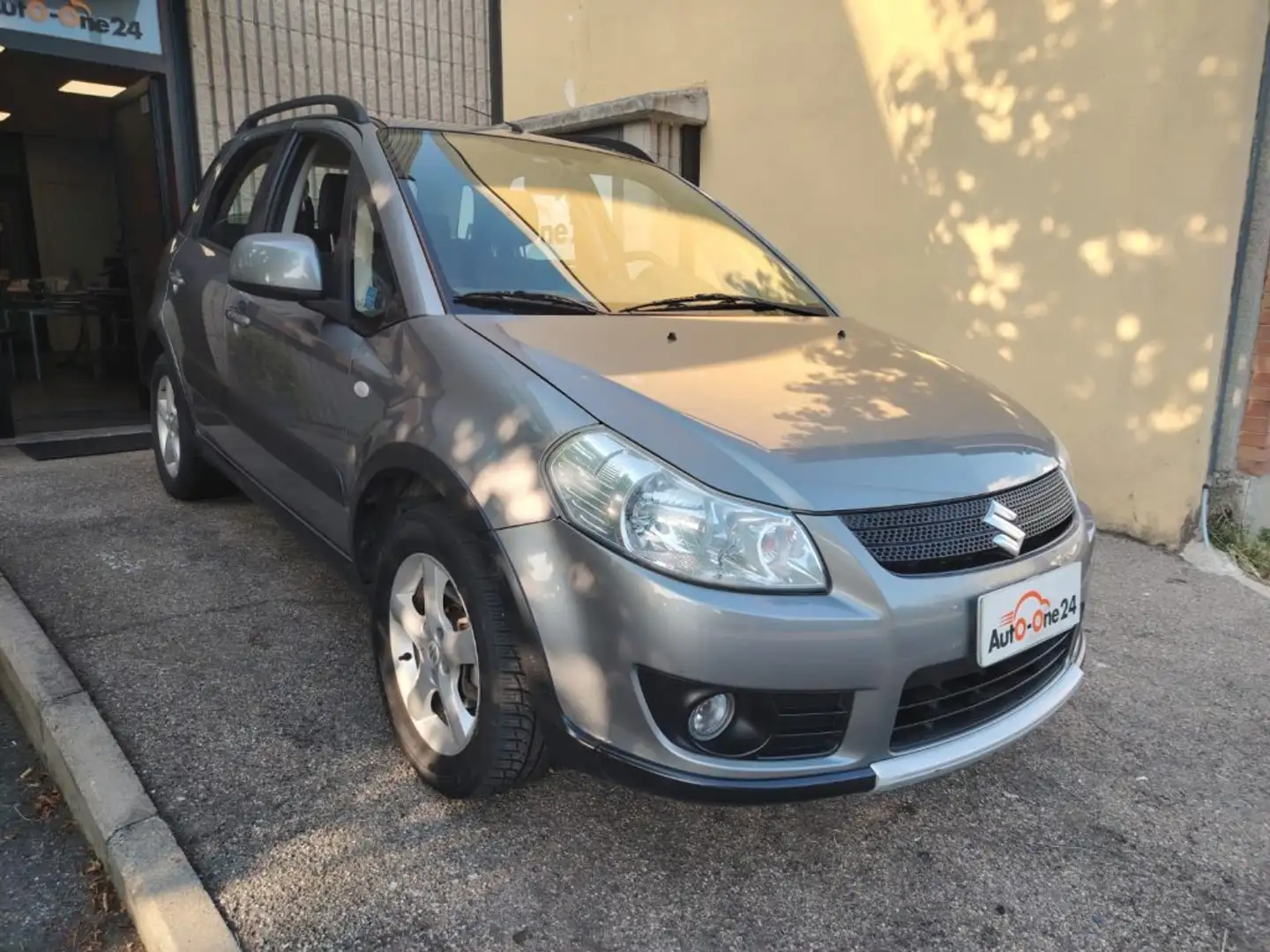 Suzuki SX4 1.6 16V 4WD Outdoor Line FINANZIABILE Grau - 1