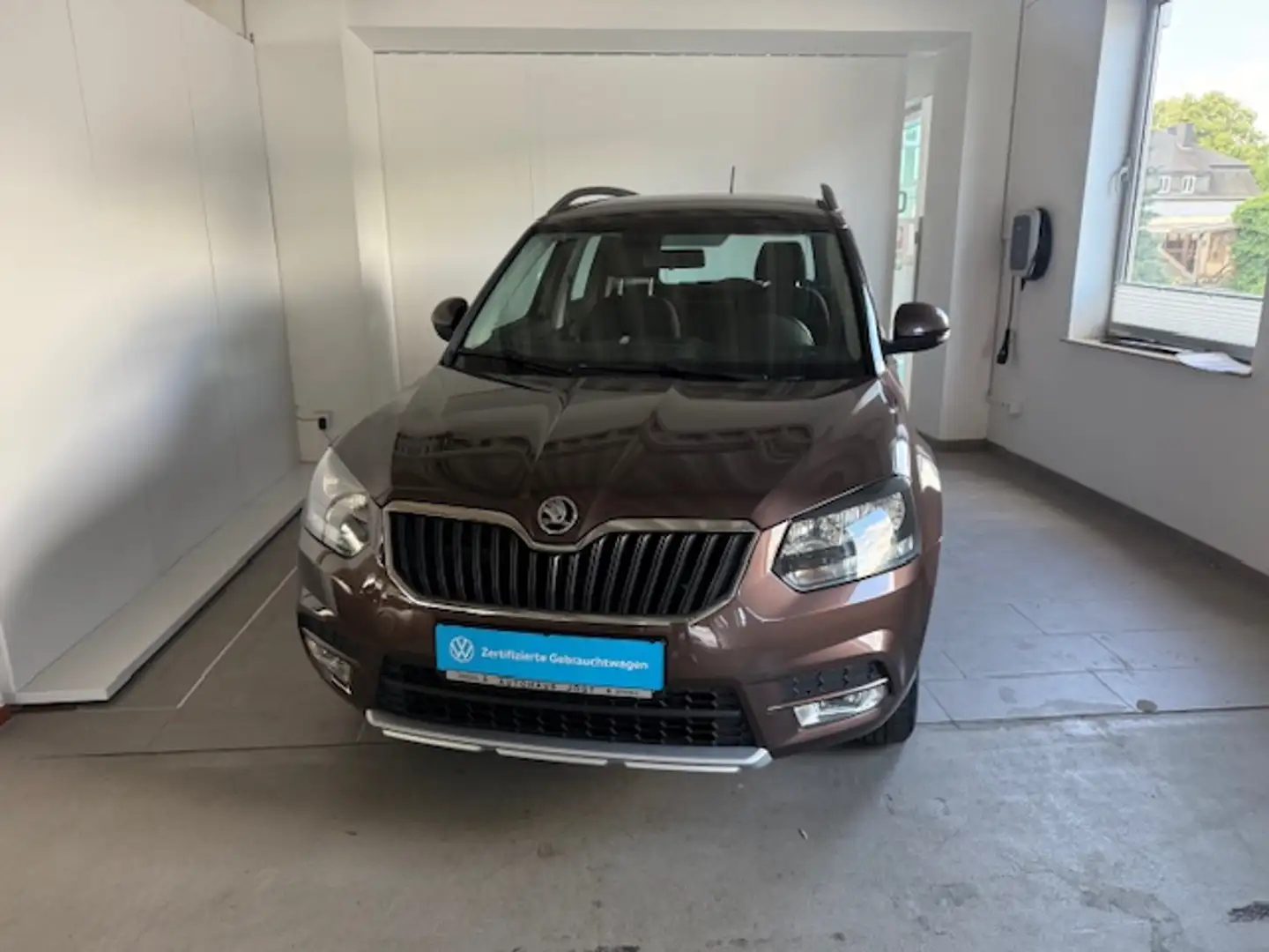 Skoda Yeti Active Outdoor 1.2 TSI PDC SHZ Klima Marrone - 2