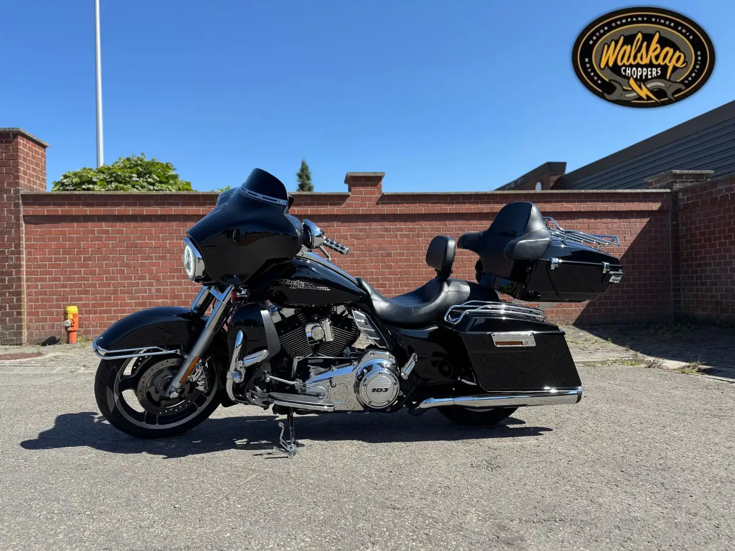 Harley-Davidson Street Glide FLHK Noir - 1