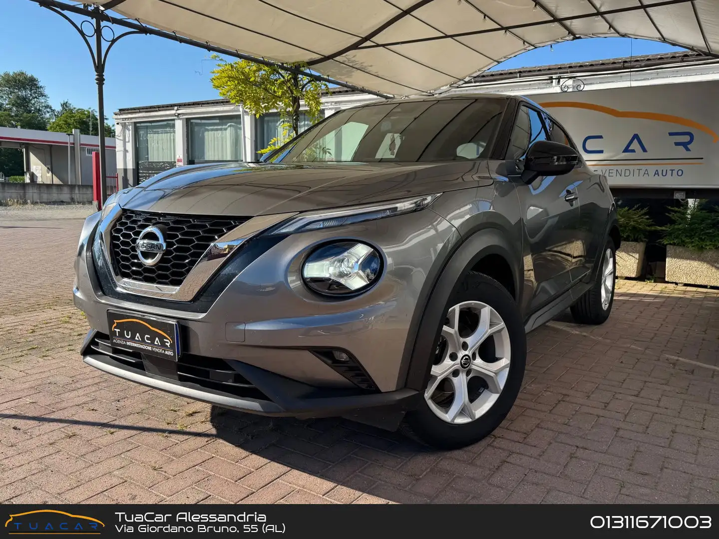 Nissan Juke Premiere Edition 1.0 DIG-T 117 Grigio - 1