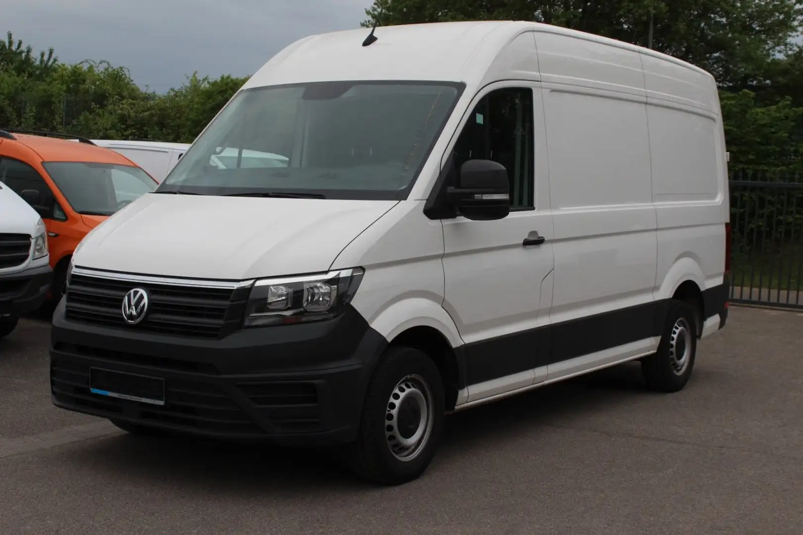 Volkswagen Crafter Kasten 35 mittellang Hochdach  AHK+NAVI Weiß - 1
