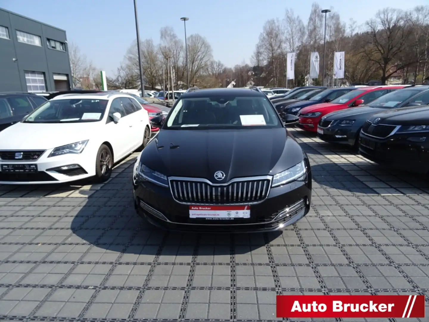 Skoda Superb Combi Premium Edition 2.0 TDI Leder+Navi+Anhängerk Schwarz - 2