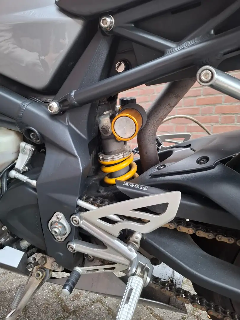 Triumph Daytona 675 Gris - 2