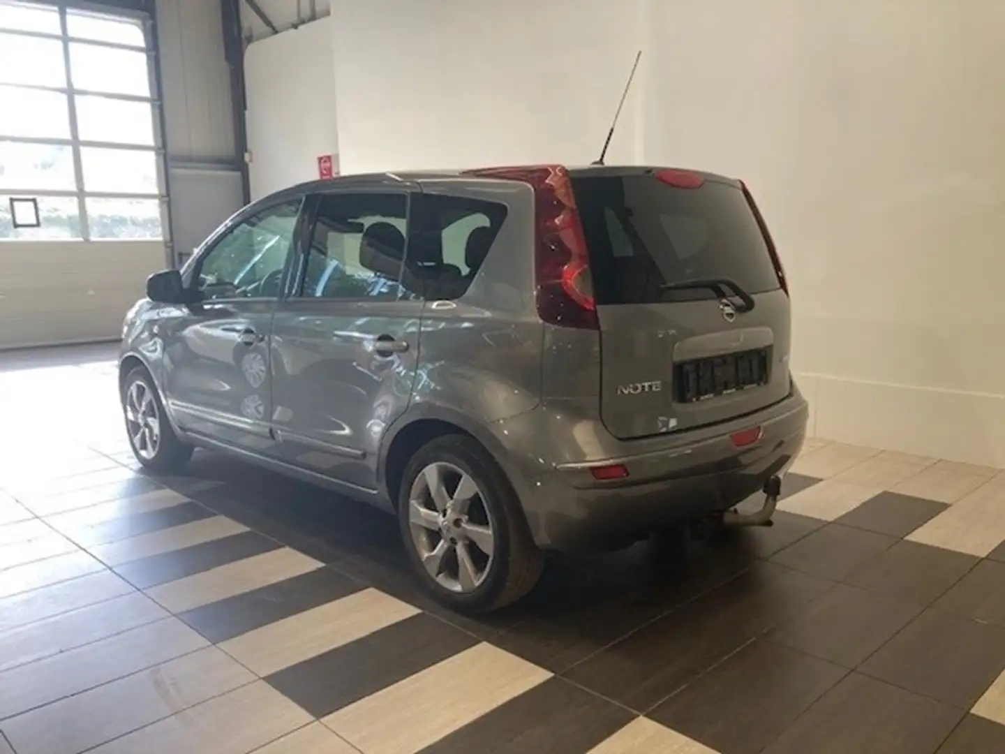 Nissan Note 1.4 BENZINE MT Grijs - 2