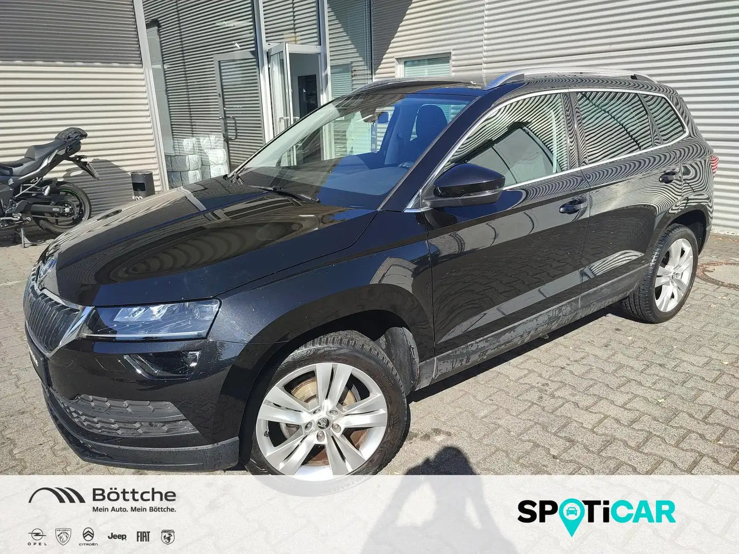 Skoda Karoq Style 1.5 16V TSI,PDC,Kamera,Klima,SHZ,el.Heck,Nav Schwarz - 1