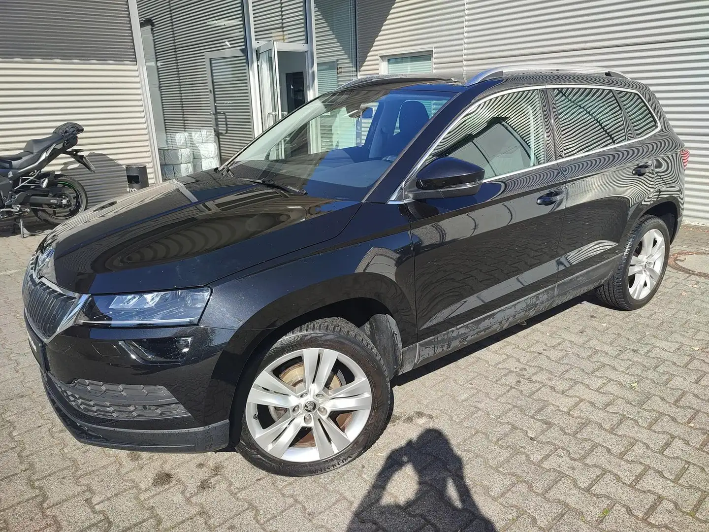Skoda Karoq Style 1.5 16V TSI,PDC,Kamera,Klima,SHZ,el.Heck,Nav Schwarz - 2