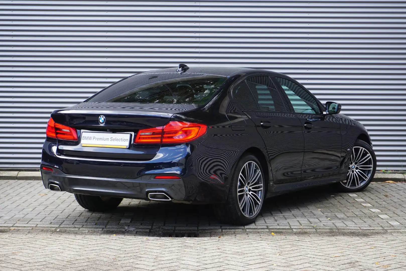 BMW 530 5 Serie 530e xDrive M Sportpakket | Entertainment Zwart - 2