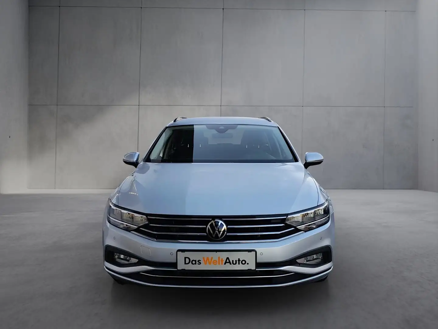 Volkswagen Passat Variant Business TDI Silber - 2