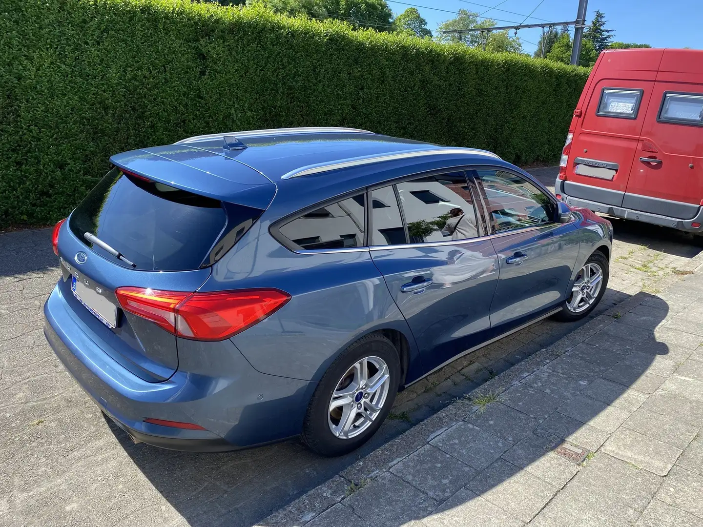 Ford Focus break 1.0 Ecoboost Trend + parking & winter pack Bleu - 2