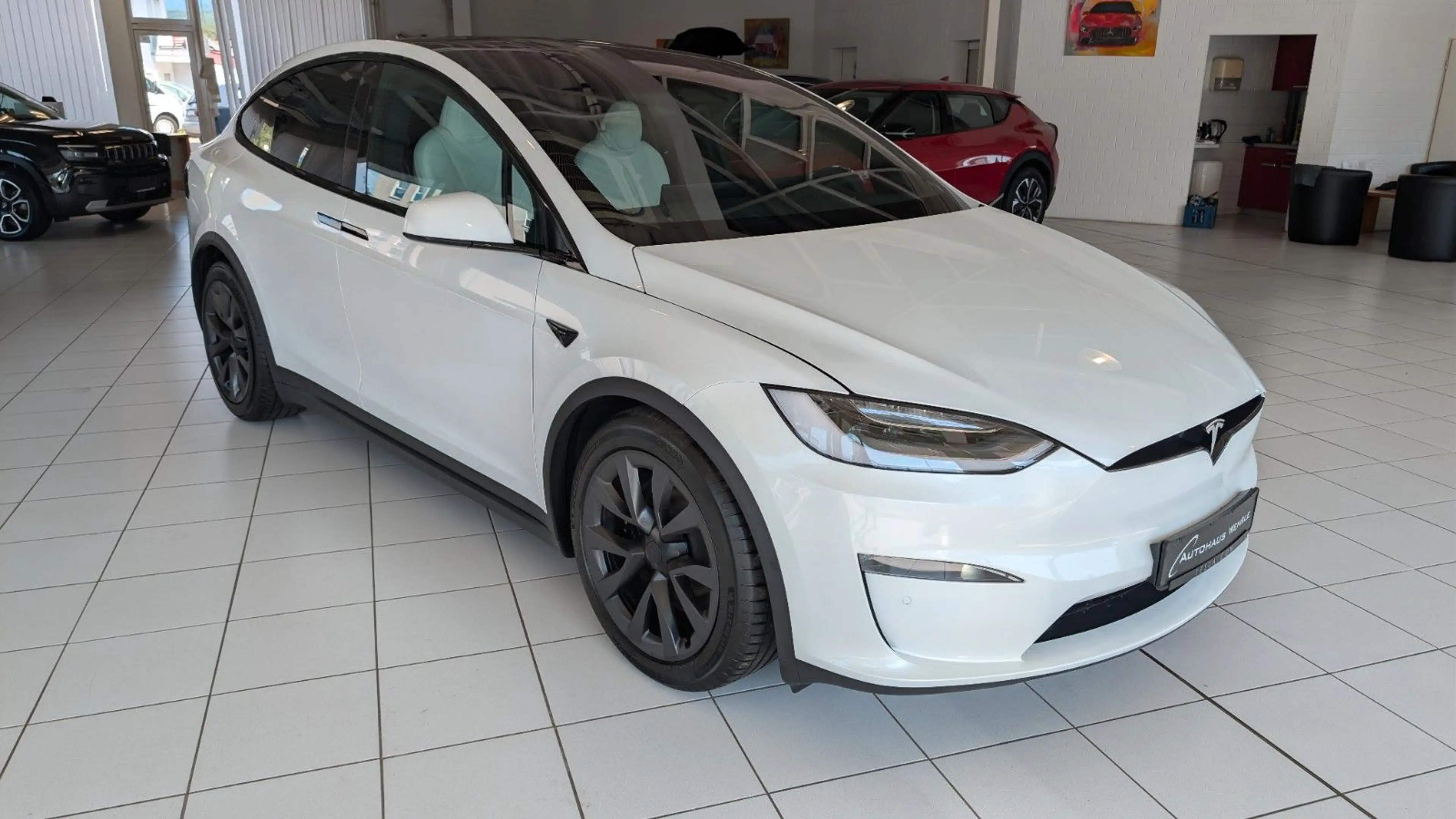 Tesla Model X Plaid *AHK*YOKE*Weißes Leder* — photo 2