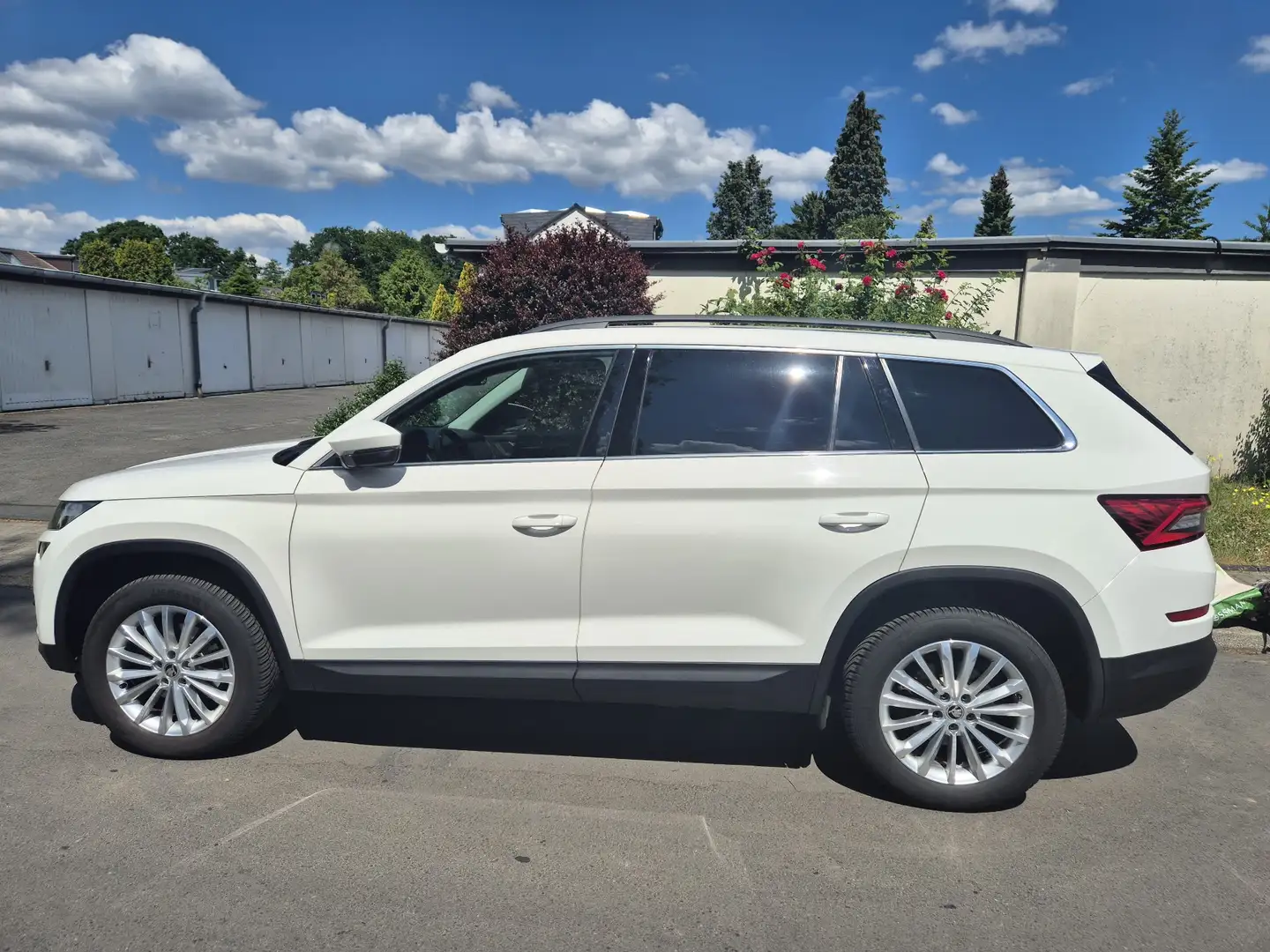 Skoda Karoq 2.0 TDI DSG Weiß - 2