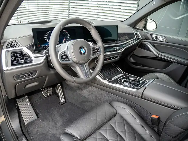 BMW X5 view 3