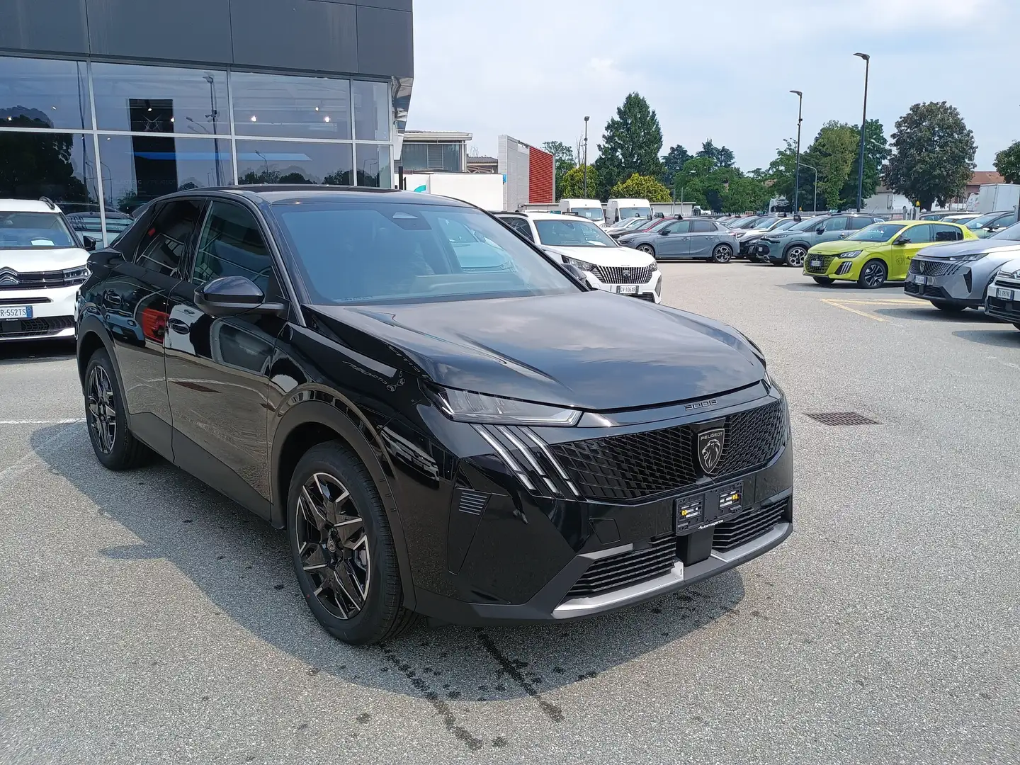 Peugeot 3008 Nuovo 3008 1.2 Hybrid 145cv DCS6 ALLURE KM ZERO Nero - 1