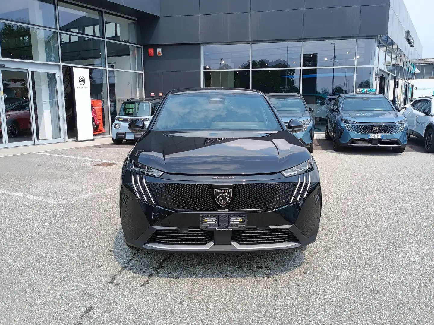 Peugeot 3008 Nuovo 3008 1.2 Hybrid 145cv DCS6 ALLURE KM ZERO Nero - 2