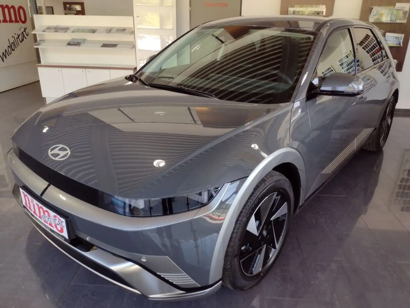 Hyundai IONIQ 5 GO 84kWh 4WD Grau - 2