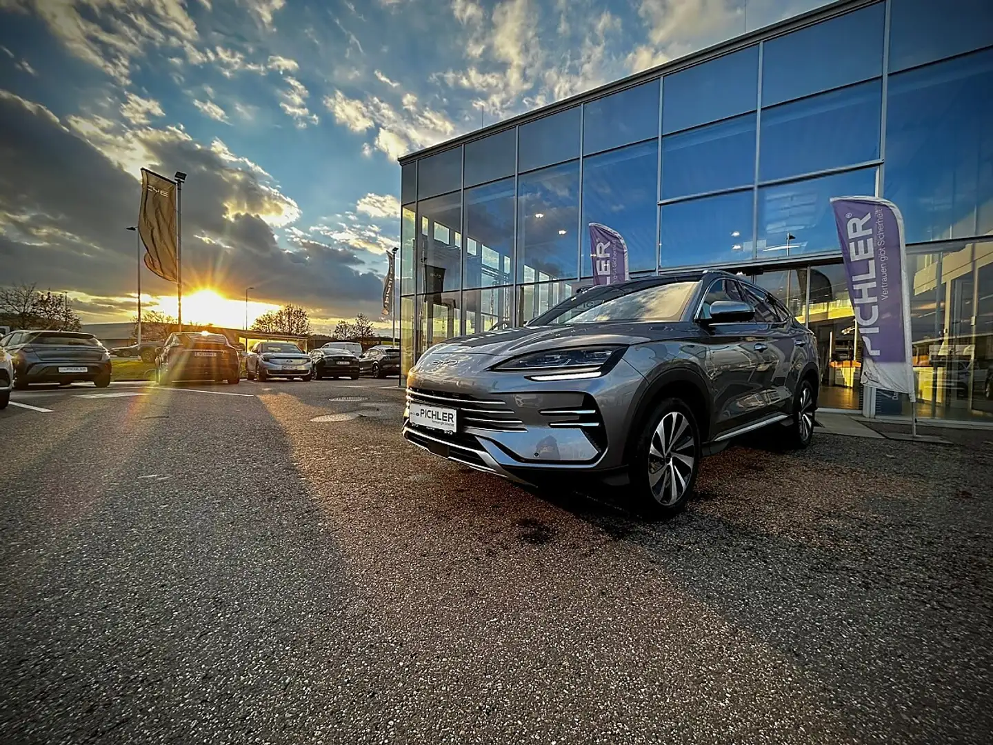 BYD Seal U DM-i PHEV 18,3kWh AWD Design LEASING AKTION in ... Grau - 2