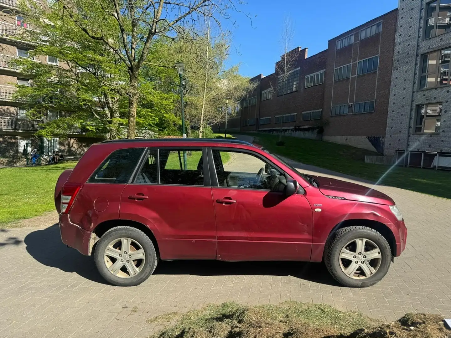 Suzuki Grand Vitara 1.9 DDis JLX-EL Eccentric DPF Rouge - 2