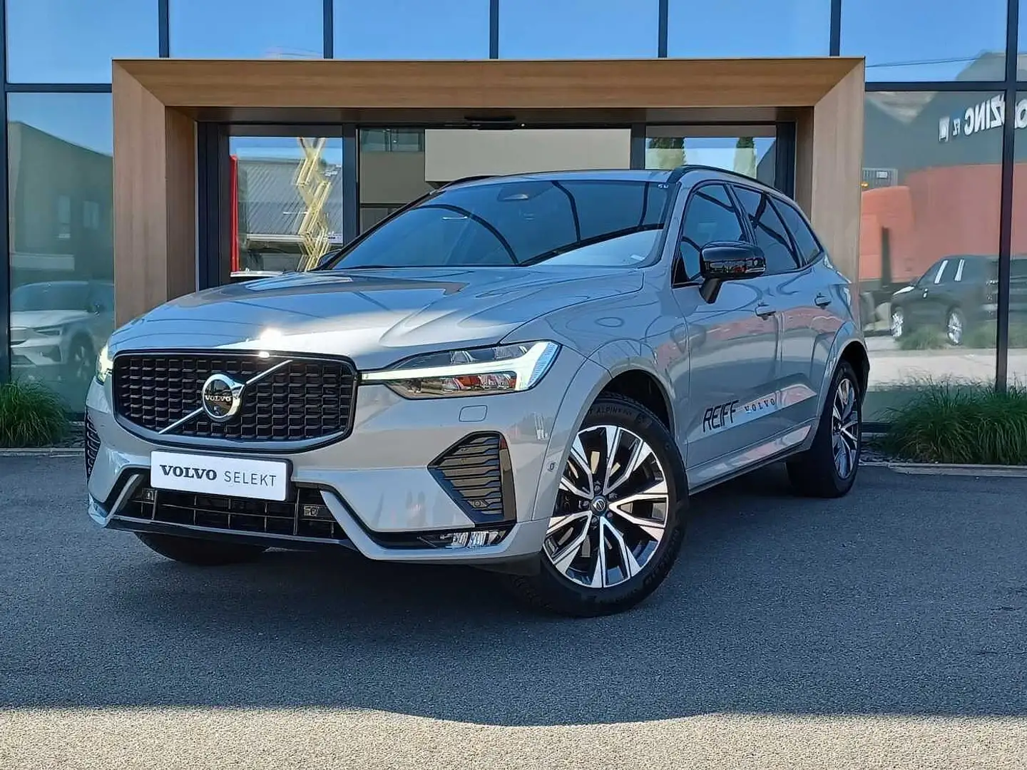 Volvo XC60 Ultimate, B4 Mild hybrid, Diesel, Dark Gris - 1