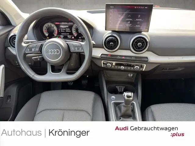 Audi Q2 view 13