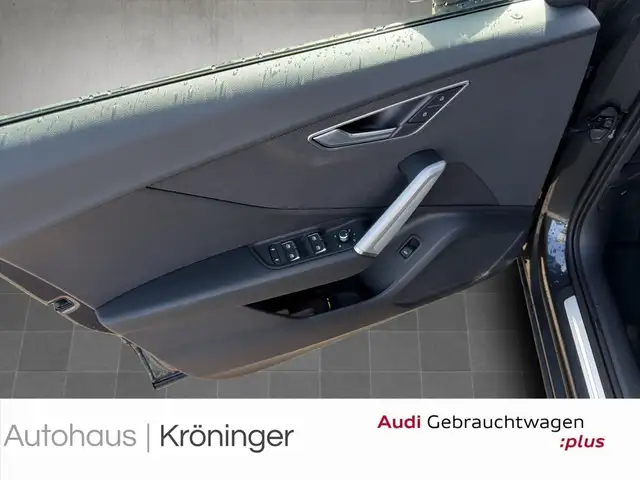 Audi Q2 view 8
