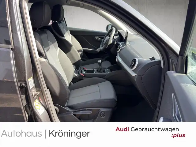 Audi Q2 view 9