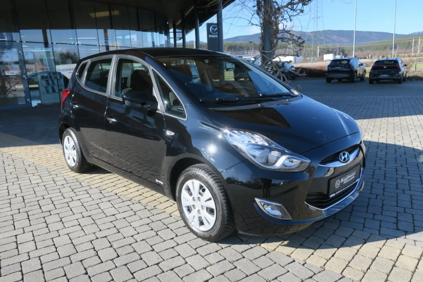 Hyundai iX20 1,4 CVVT Europe 251i-O8 Schwarz - 2