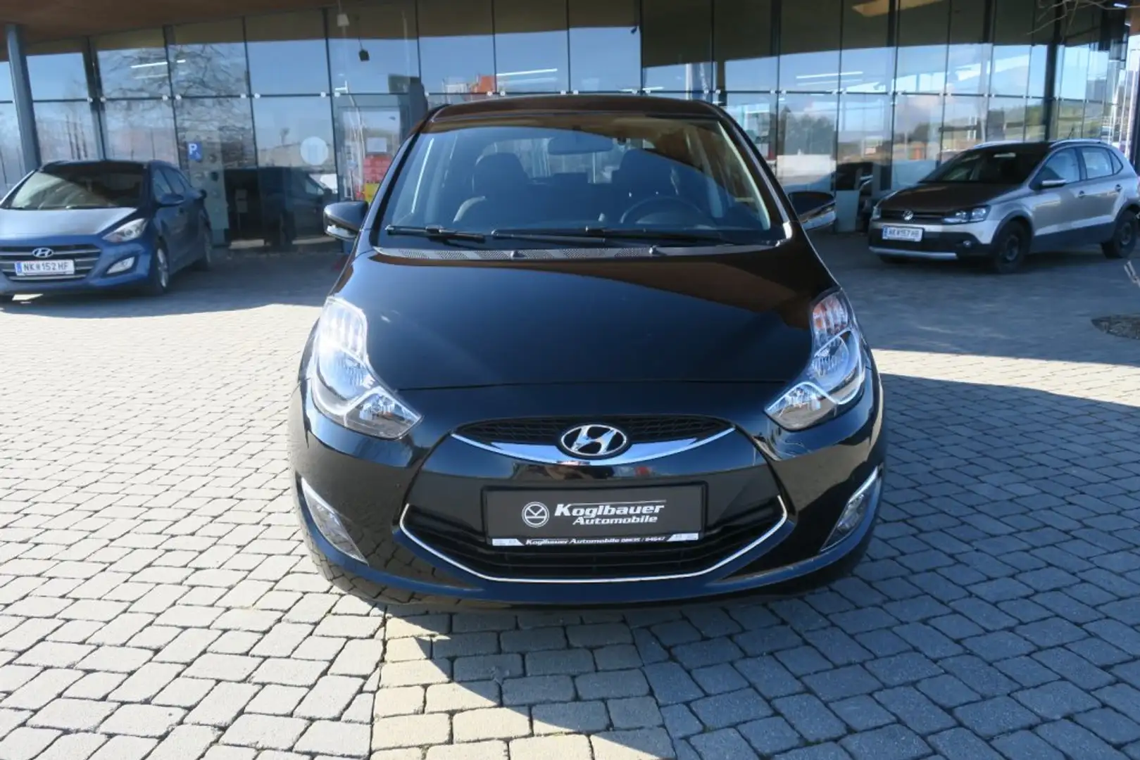 Hyundai iX20 1,4 CVVT Europe 251i-O8 Schwarz - 1