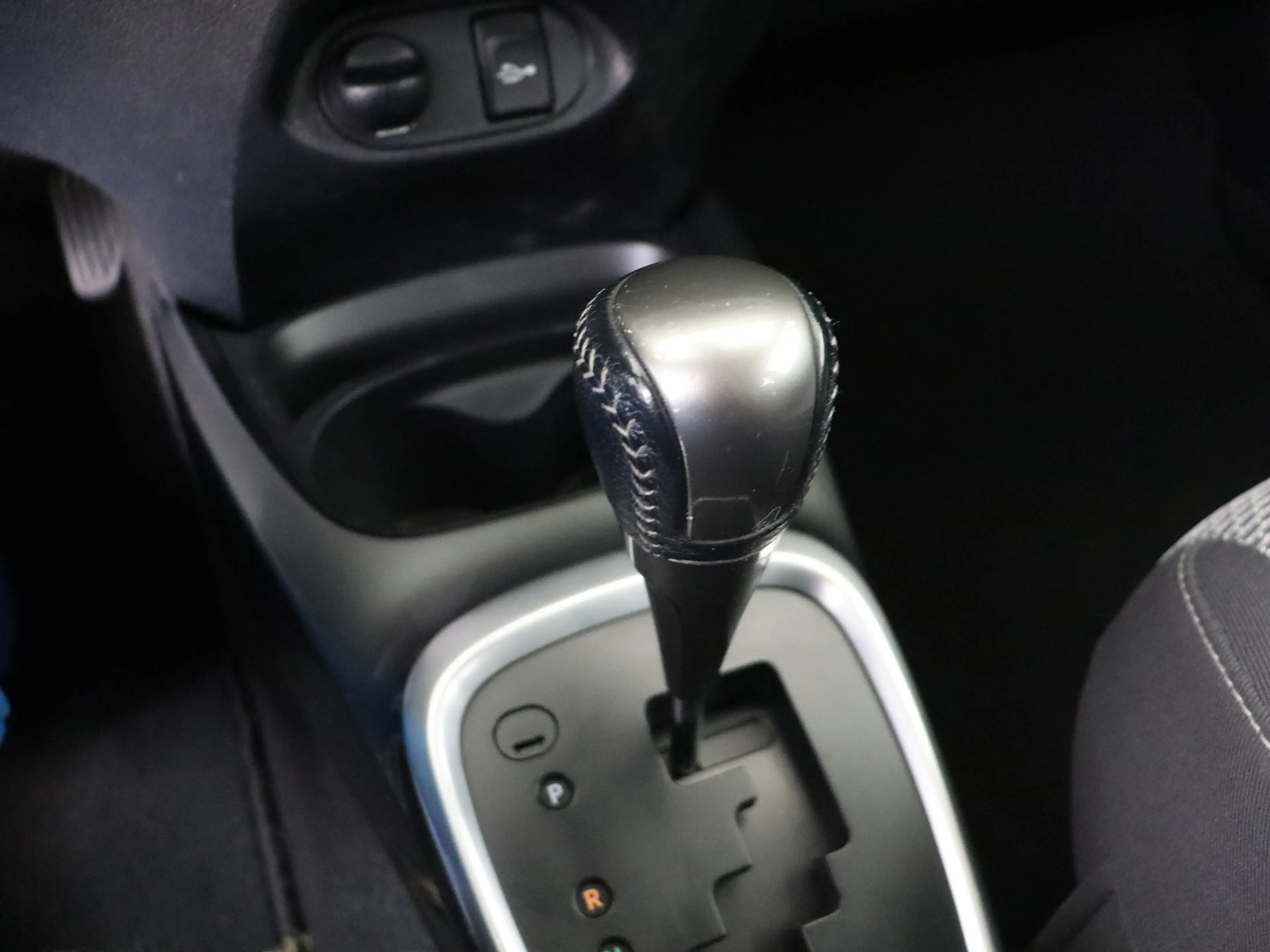 Toyota Yaris 1.5 Hybrid Trend | Dealer onderhouden | Climate co — photo 10
