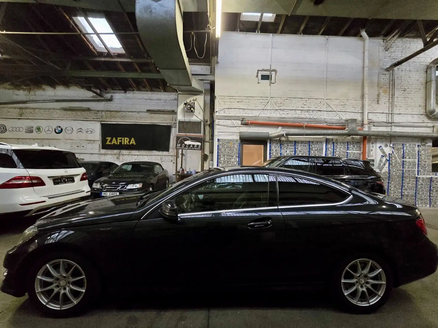 Mercedes-Benz C 250 C Coupe C 250 CGI *AMG LINE* Schwarz - 2