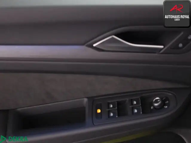 Volkswagen Golf view 14