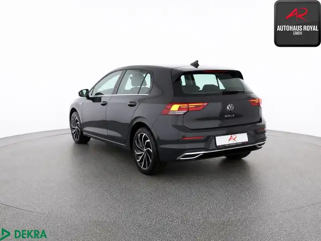 Volkswagen Golf view 3