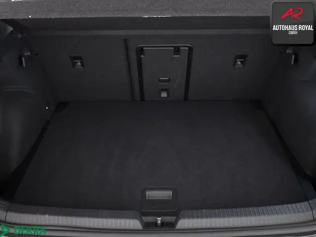 Volkswagen Golf view 13