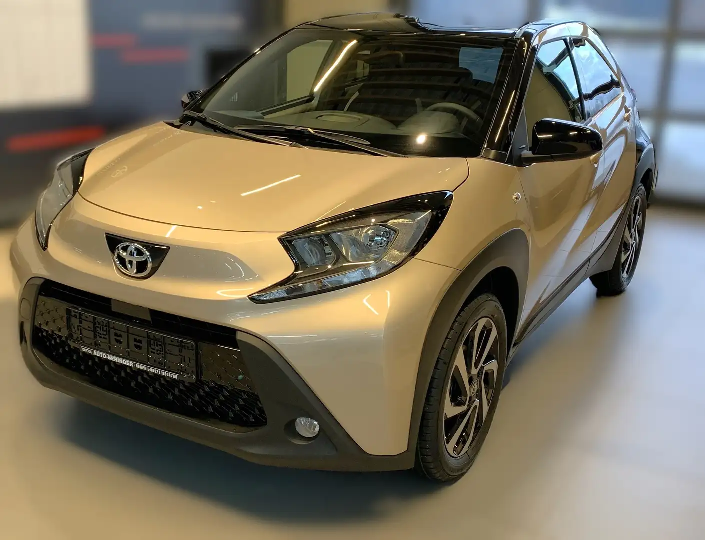 Toyota Aygo Team D Beige - 1