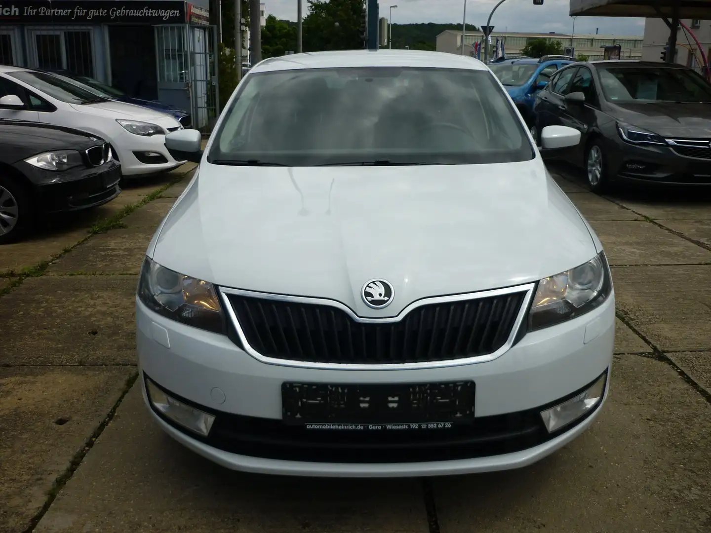 Skoda Rapid/Spaceback 1.2 TSi Drive PDC! XENON! Tempmat! Blanco - 2
