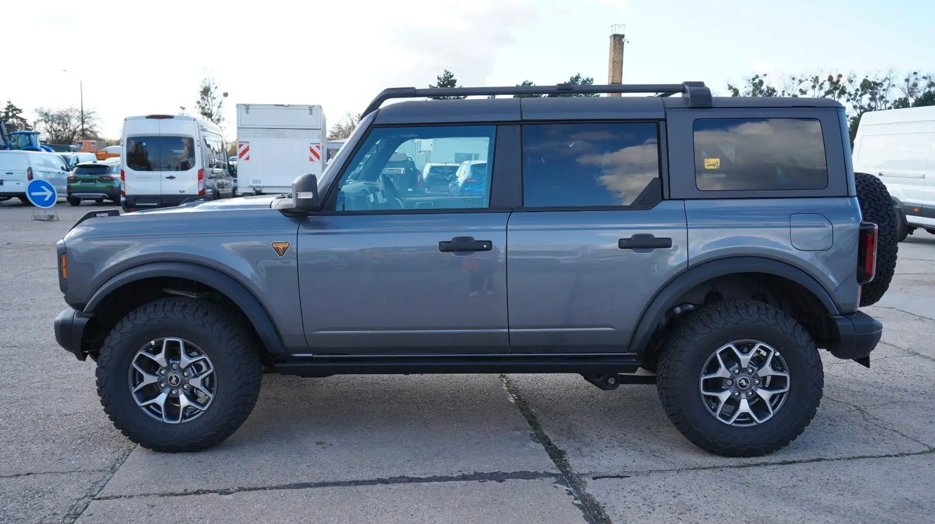 Ford Bronco Badlands 2.7L V6 AT 4x4 360Kam Navi B&O Серый - 2