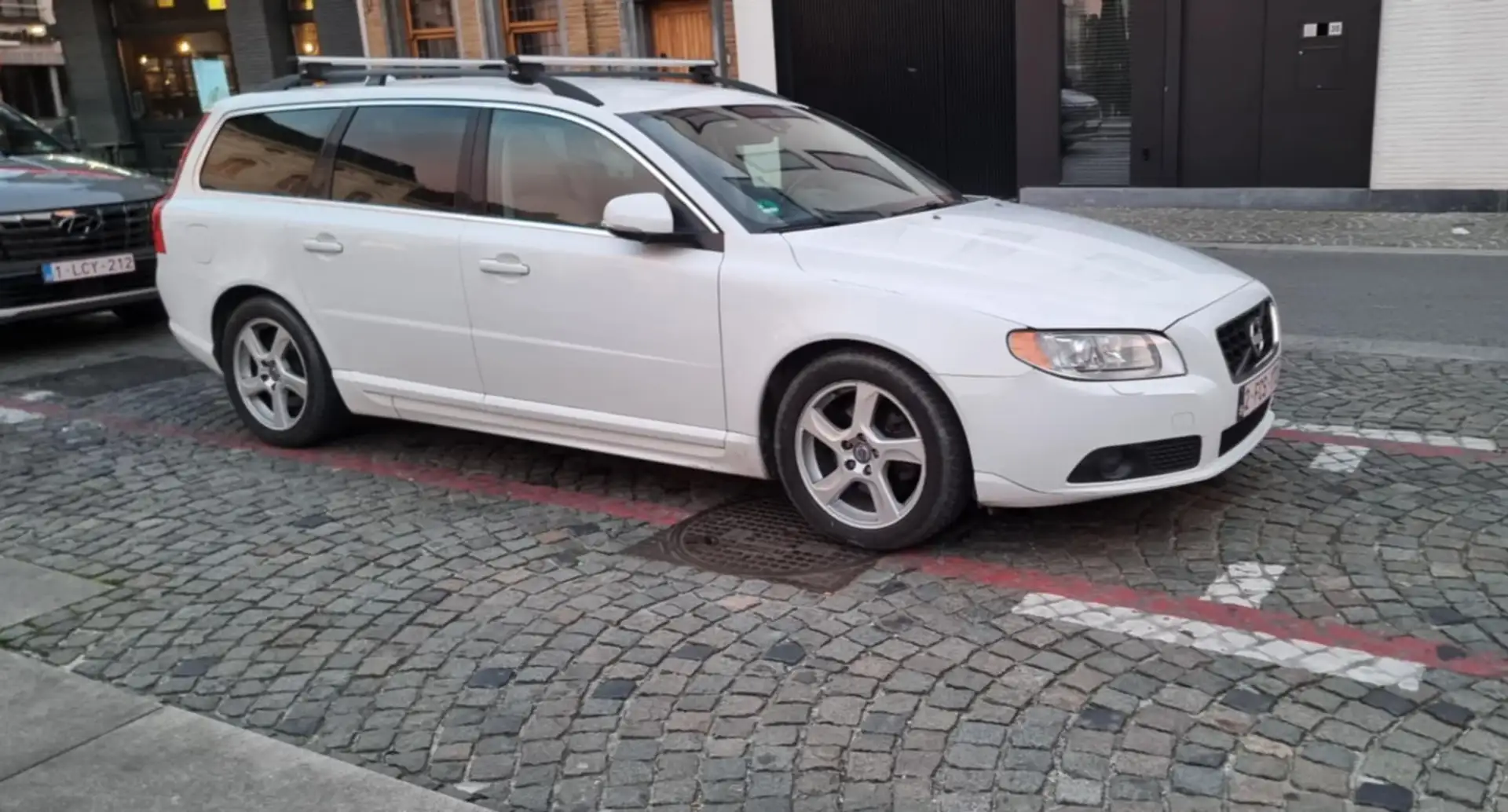 Volvo V70 D2 Geartronic Powershift RDesign Wit - 1