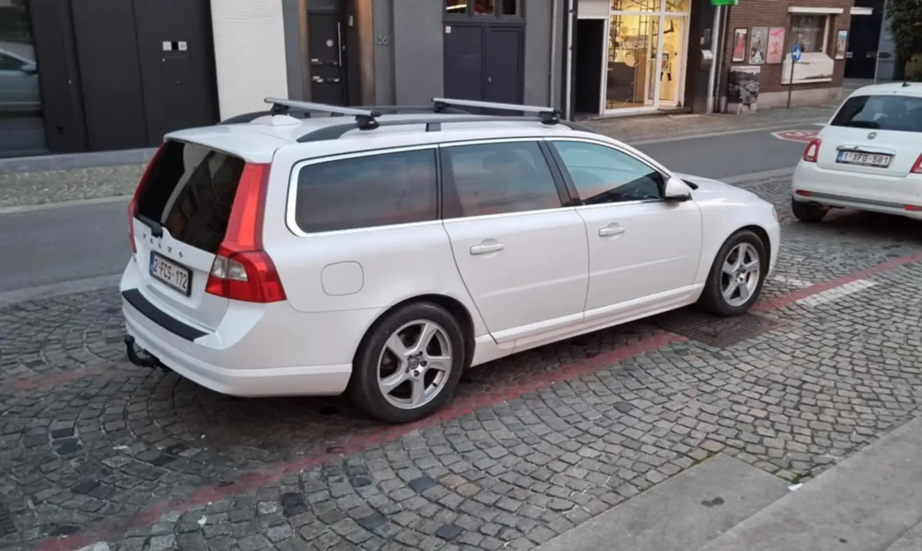 Volvo V70 D2 Geartronic Powershift RDesign Wit - 2