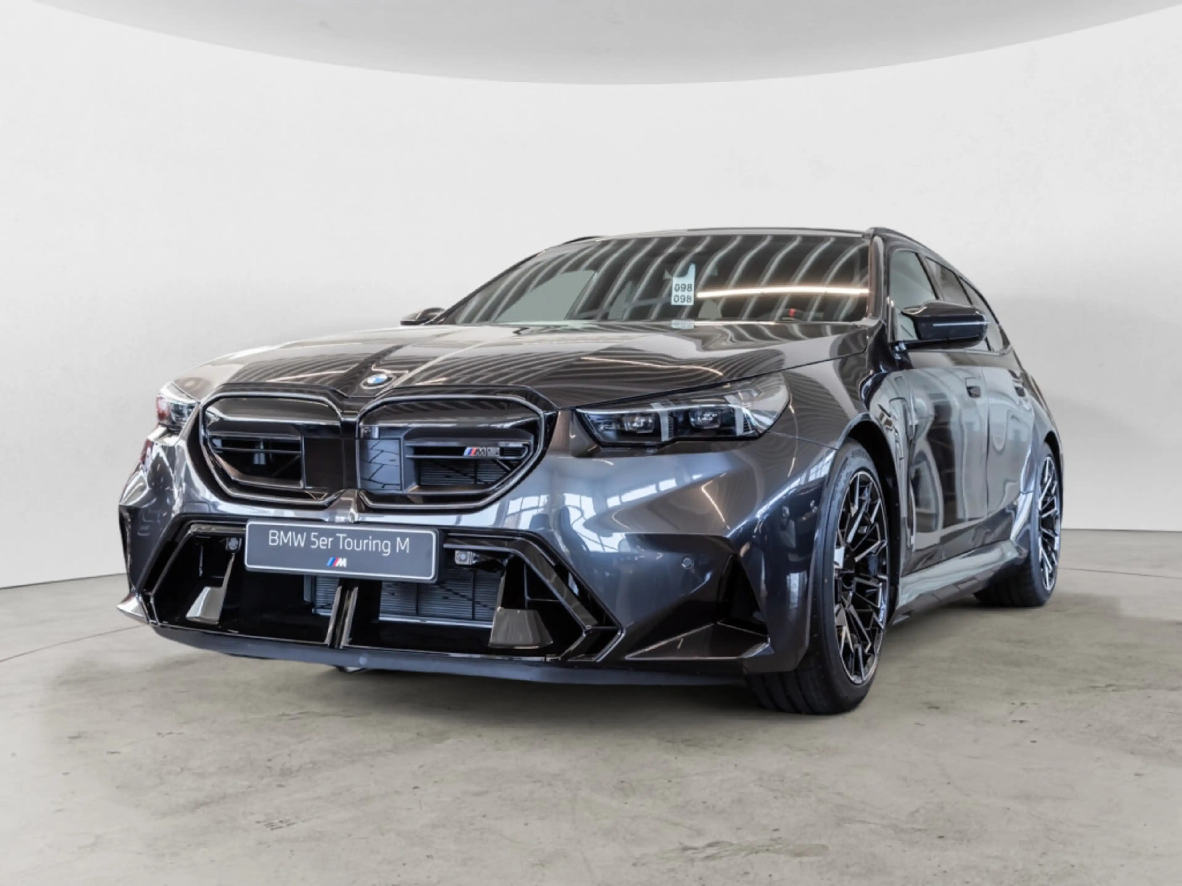 BMW M5 Touring Ultimate package 360° PANO LED ACC — photo 2