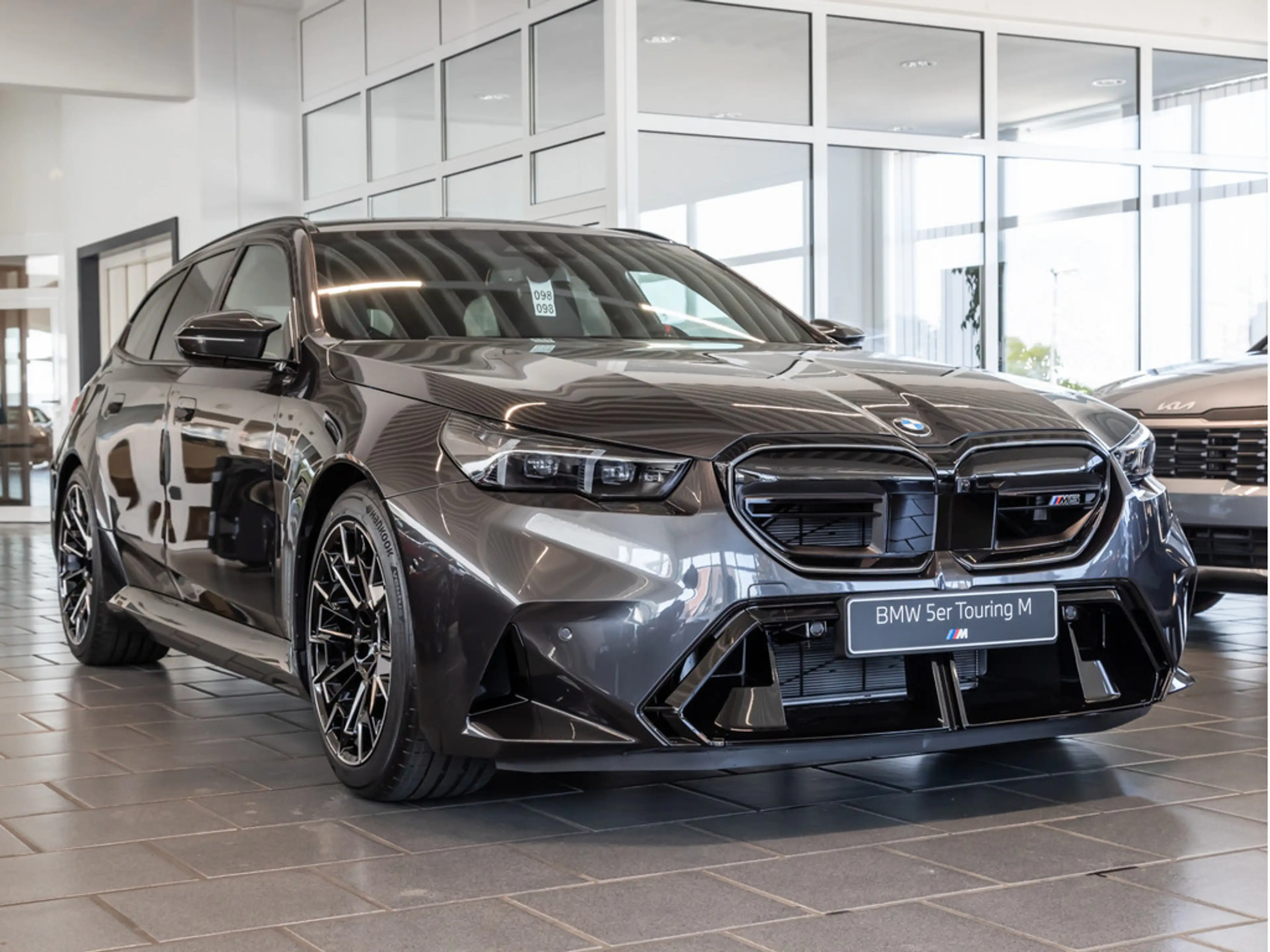 BMW M5 Touring Ultimate package 360° PANO LED ACC — photo 4