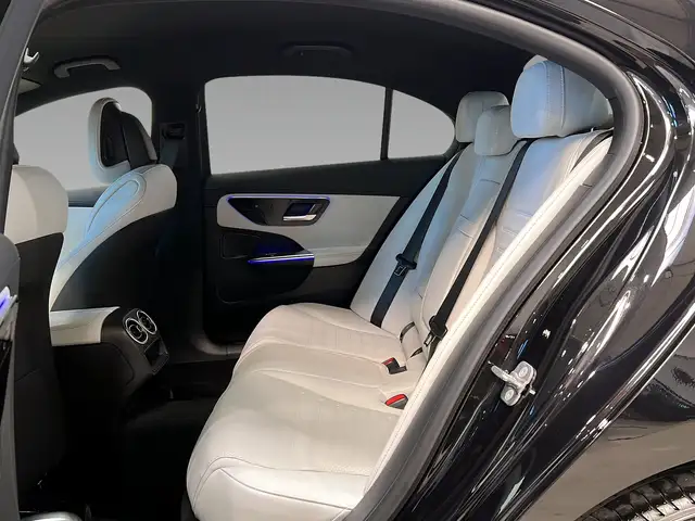 Mercedes-Benz C-Class view 10