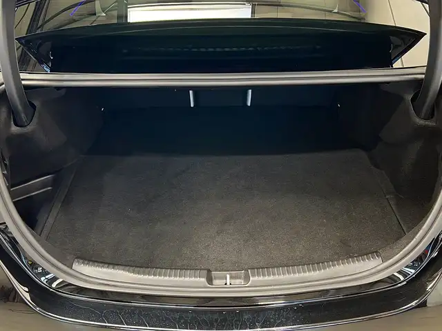 Mercedes-Benz C-Class view 8