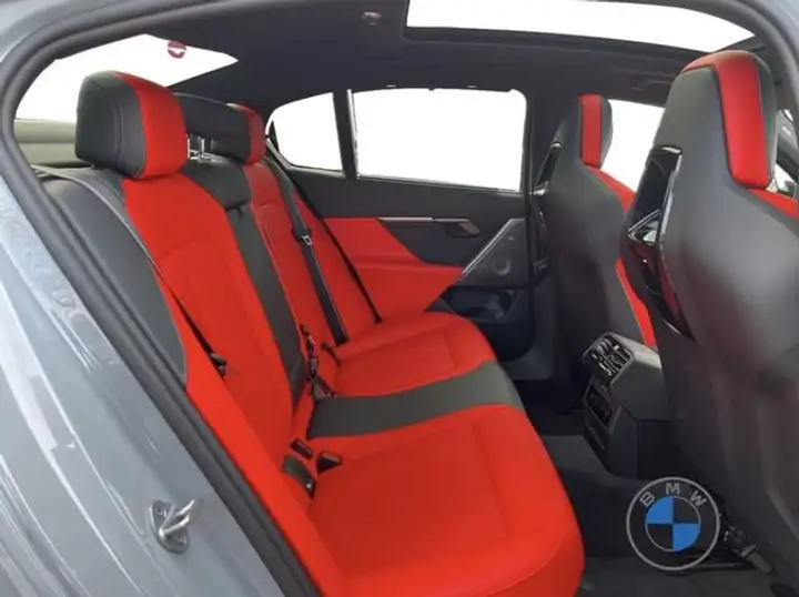 BMW M5 2025, foto 18