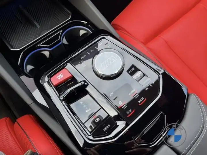 BMW M5 2025, foto 14