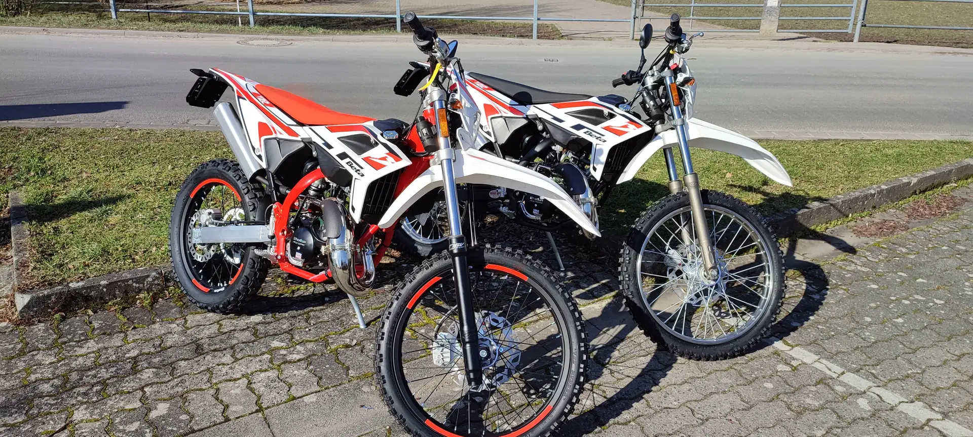 Beta RR 50 Enduro Standard /Sport rot, Supermoto Blanc - 2