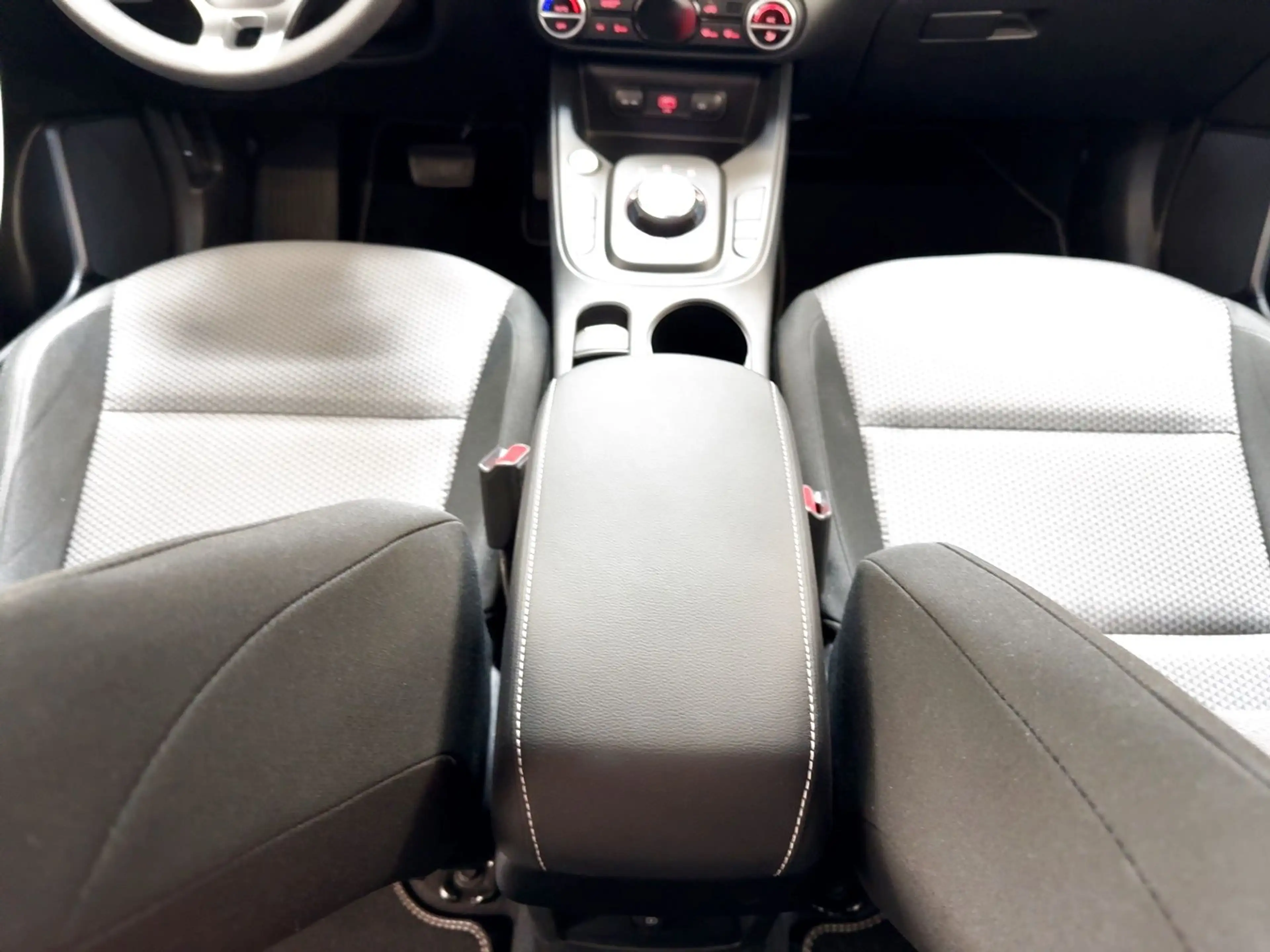 Kia Soul e-Soul Edition 7 ACC|LED|CarPlay — photo 14