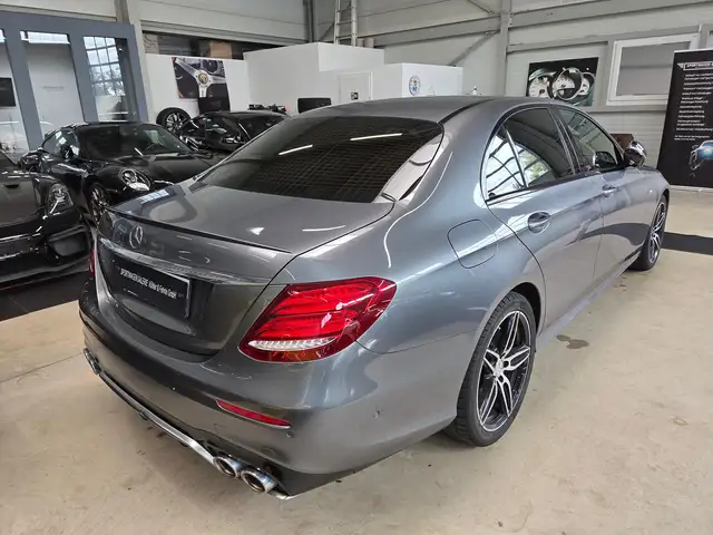 Mercedes-Benz E Class view 11