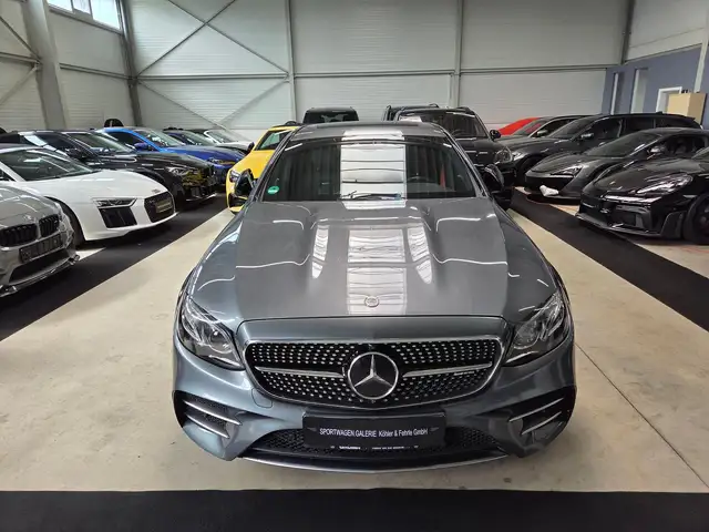 Mercedes-Benz E Class view 4